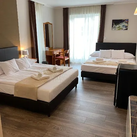 Ξενοδοχείο Aqua 3*