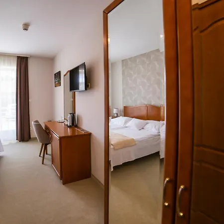 Ξενοδοχείο Aqua 3*