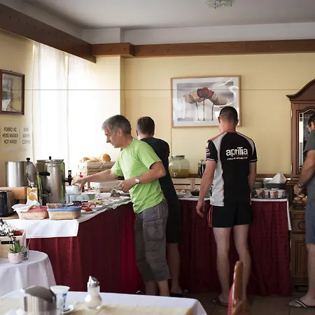 Ξενοδοχείο Aqua 3*