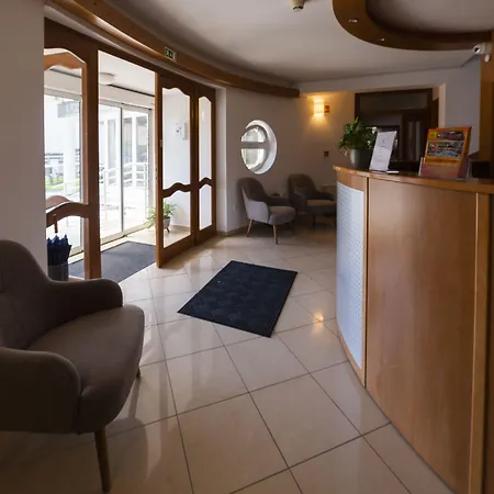 ホテル Aqua シャールヴァール