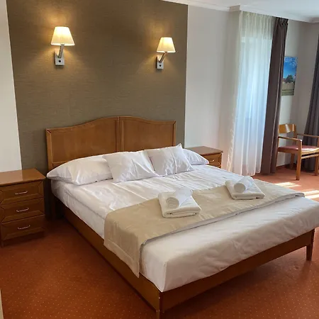 Ξενοδοχείο Aqua 3*